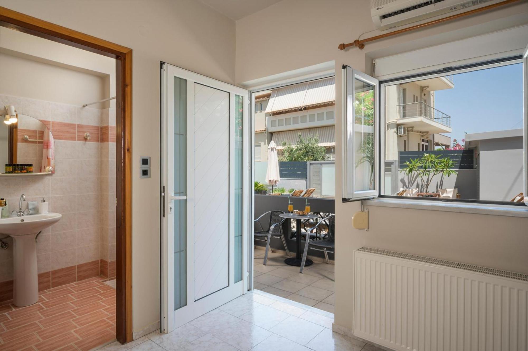Sun Ray Luxury Apartments Agia Marina Pokoj fotografie