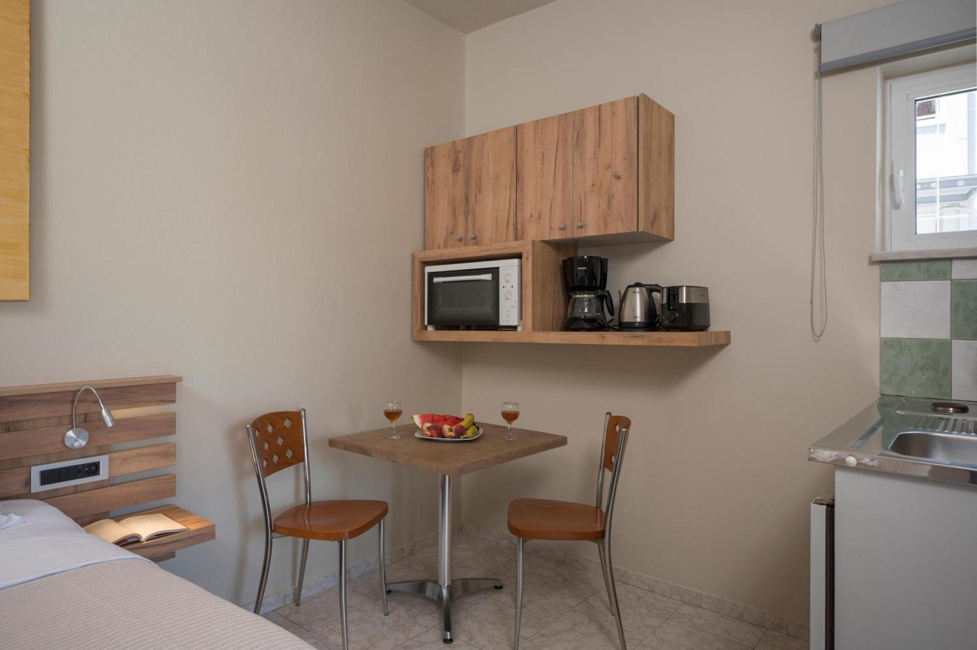 Sun Ray Luxury Apartments Agia Marina Pokoj fotografie