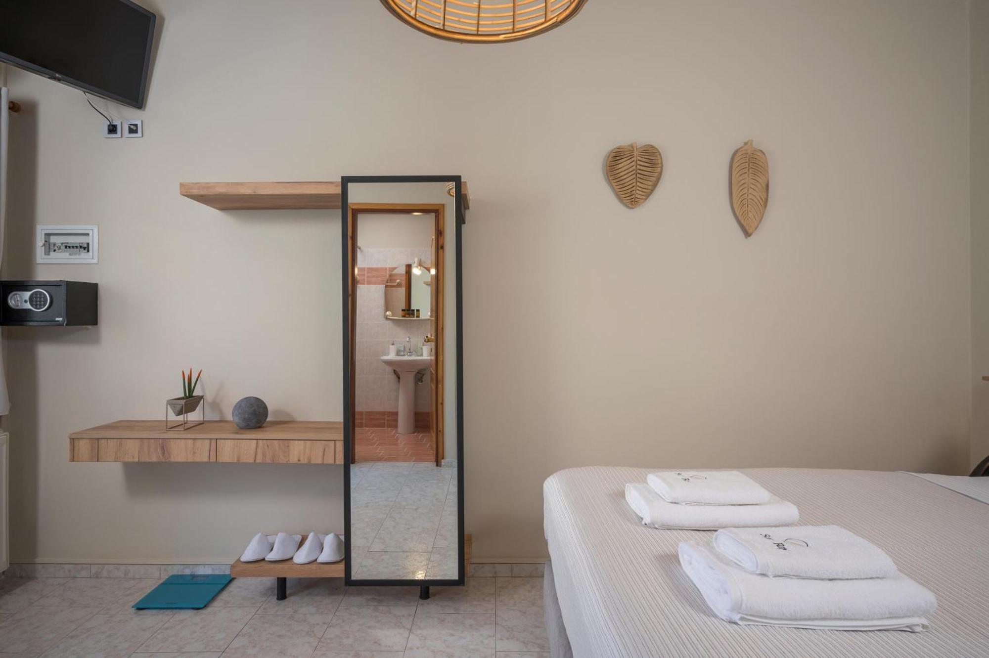 Sun Ray Luxury Apartments Agia Marina Pokoj fotografie