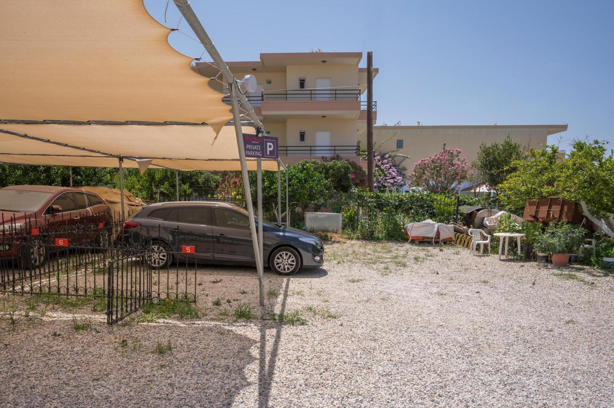 Sun Ray Luxury Apartments Agia Marina Pokoj fotografie