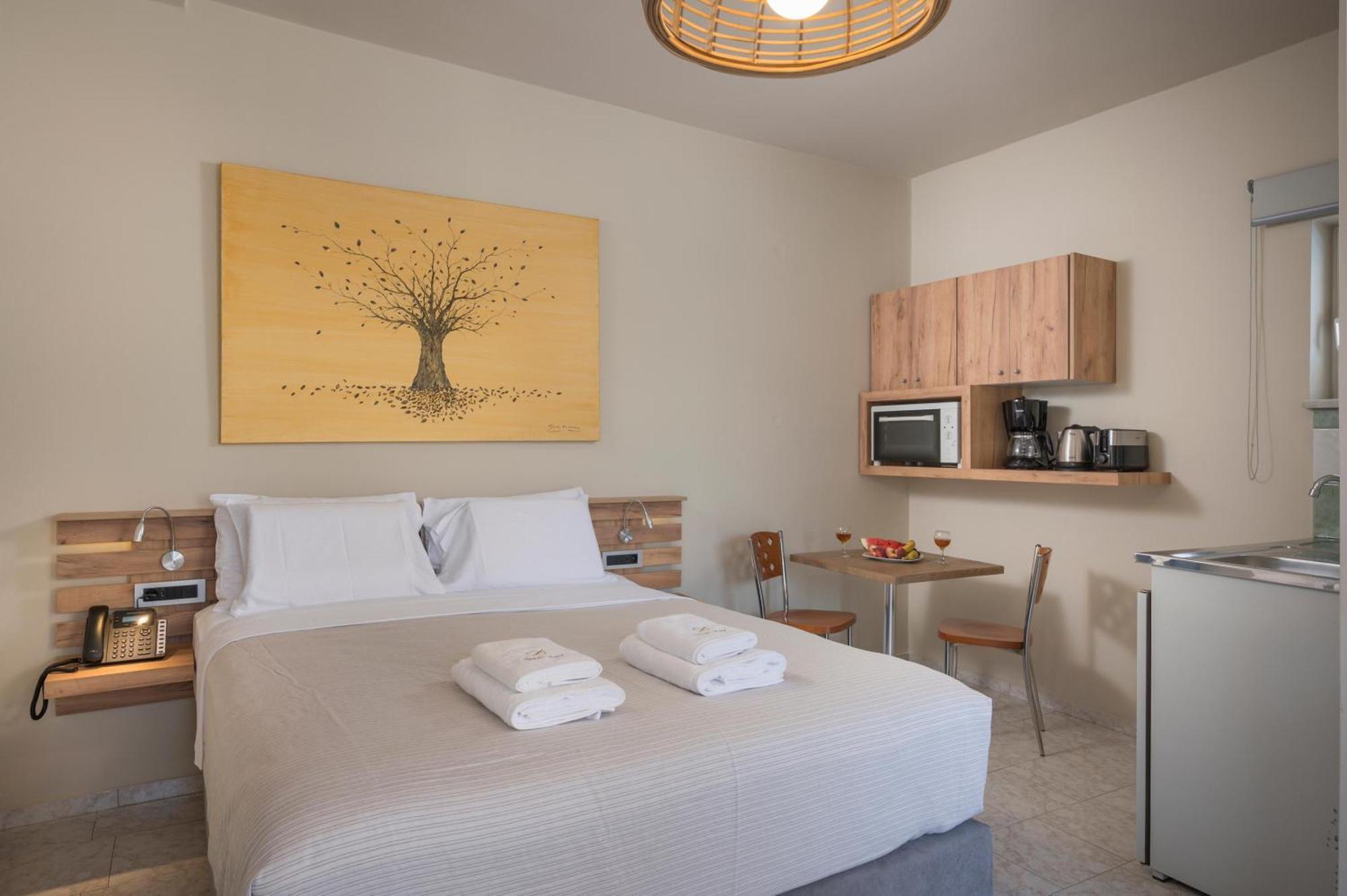 Sun Ray Luxury Apartments Agia Marina Pokoj fotografie