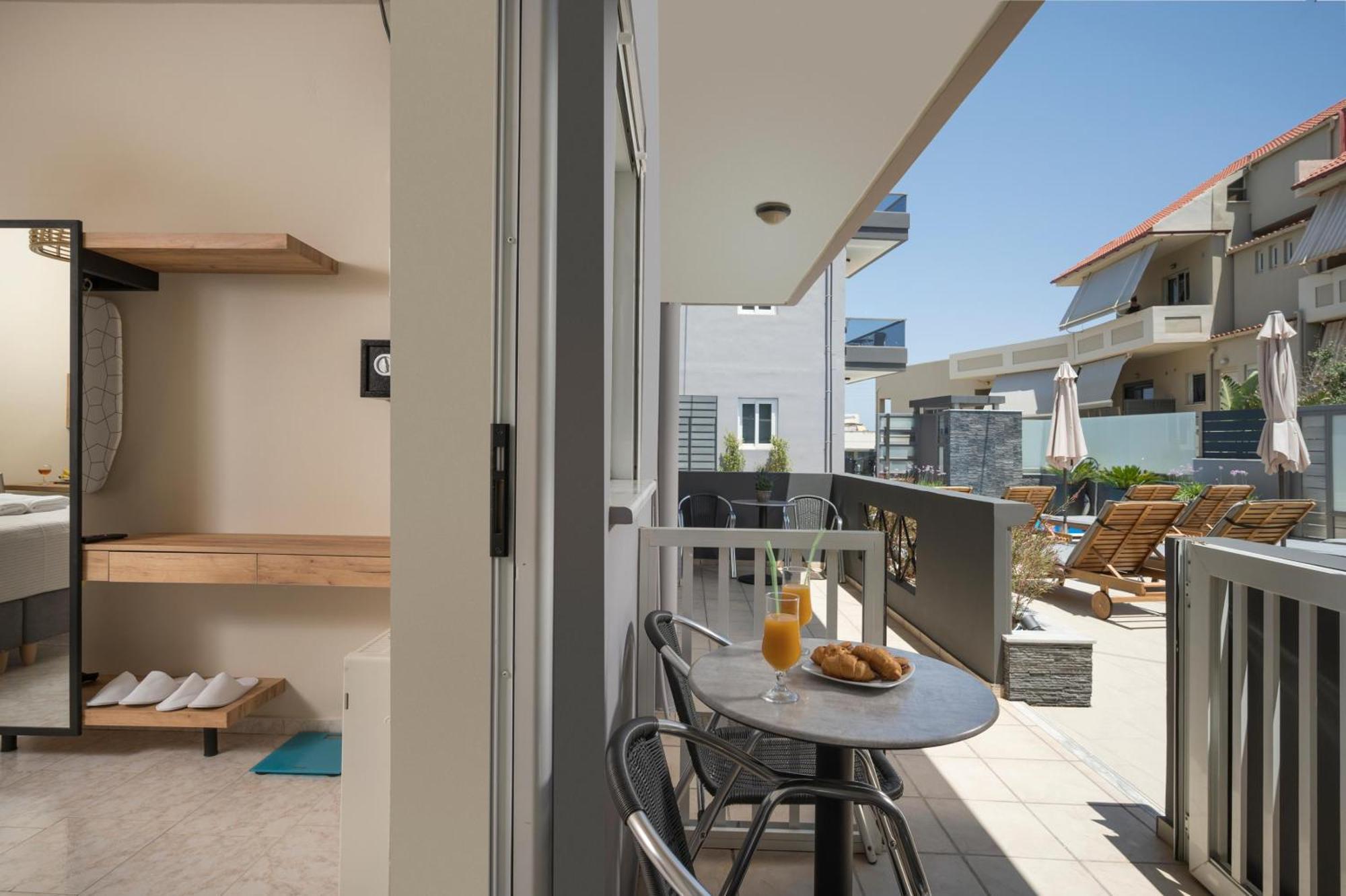 Sun Ray Luxury Apartments Agia Marina Pokoj fotografie