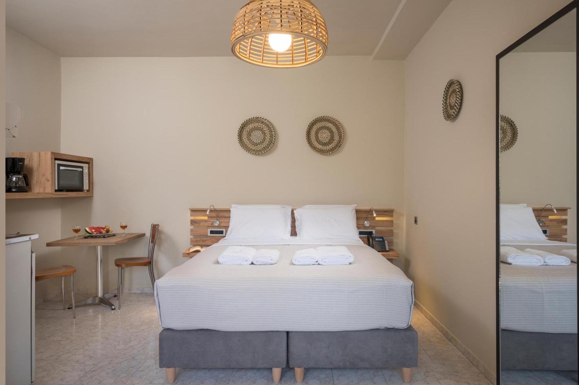 Sun Ray Luxury Apartments Agia Marina Pokoj fotografie